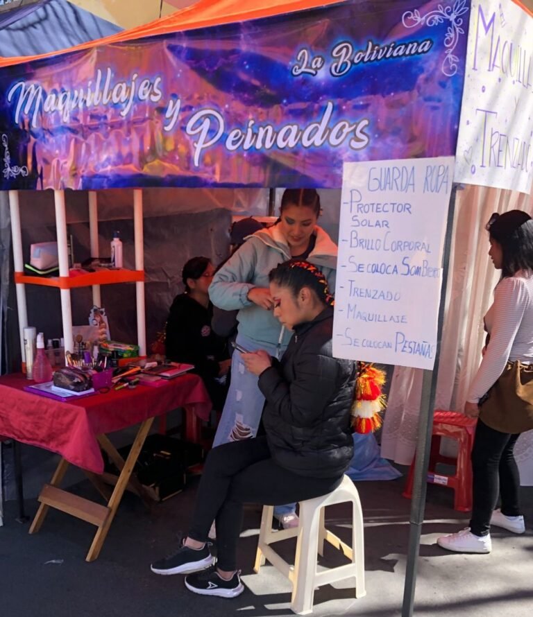 Peinadoras y maquilladoras se suman al movimiento económico de más de $us 160 millones que genera el Gran Poder 2023