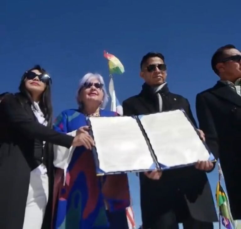 En su 134 aniversario: Uyuni inaugura su primera Expoferia Internacional y recibe una declaratoria del Parlamento Andino