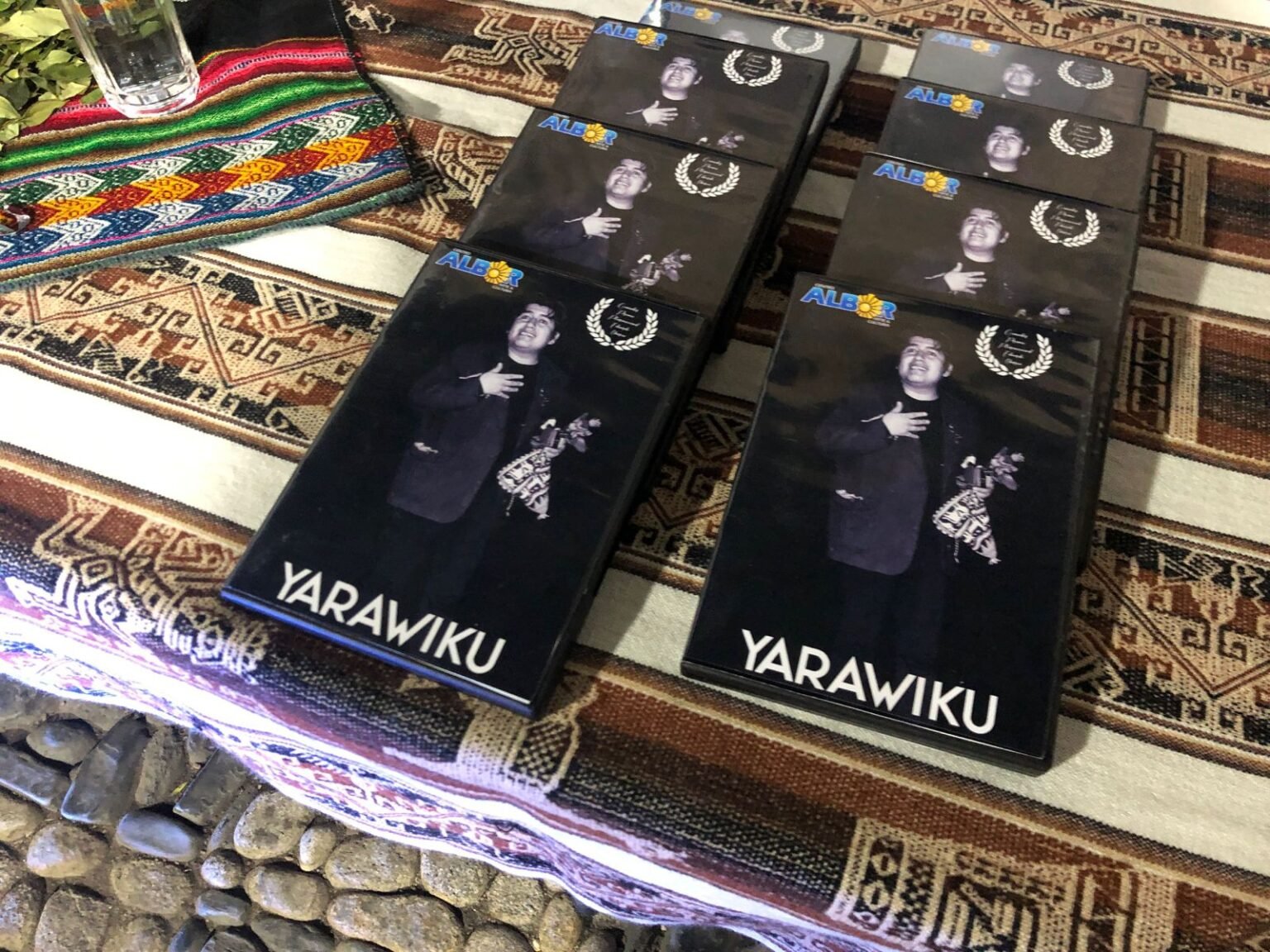 Estrenan y ch’allan documental biográfico “Yarawiku” sobre Willy Flores, el Comandante de la Revolución Cultural