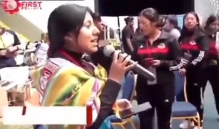UN INVENTO ESTUDIANTIL PARA LIMPIAR EL TITICACA LOGRA CLASIFICAR PARA EL FIRST BOLIVIA EN SANTA CRUZ DE LA SIERRA