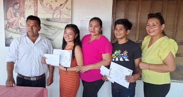 PREMIARON A GANADORES DEL PRIMER CONCURSO DE CUENTO INFANTO-JUVENIL DE SAN IGNACIO DE MOXOS