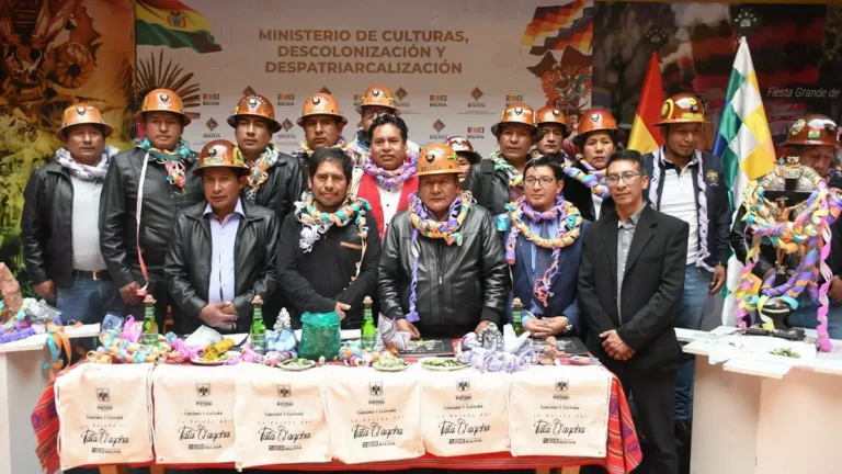 BAJADA DEL “TATA Q’AQCHA” INICIARÁ CARNAVAL DEL BICENTENARIO DE BOLIVIA