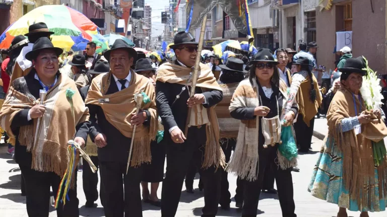 CONOZCA EL “RIGUROSO TRAJE CONVITE” DE LA MORENADA LOS COCANIS