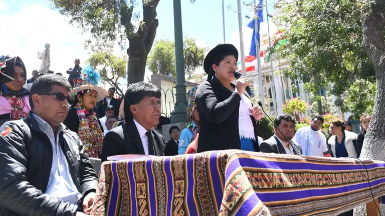 MINISTERIO DE CULTURAS Y AGRUPACIONES FOLKLÓRICAS DE BOLIVIA INTERPELAN A PERÚ POR TERGIVERSACIÓN DEL TINKU
