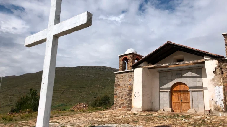 UN VIA CRUCIS PINTORESCO PARA SEMANA SANTA EN CALAMARCA